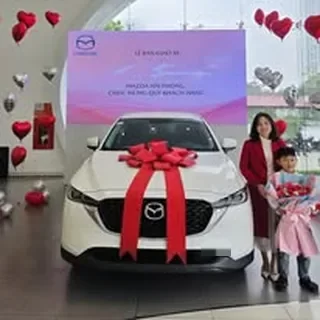 Hoạt động tư vấn và giao xe Mazda tại Hải Phòng 6
